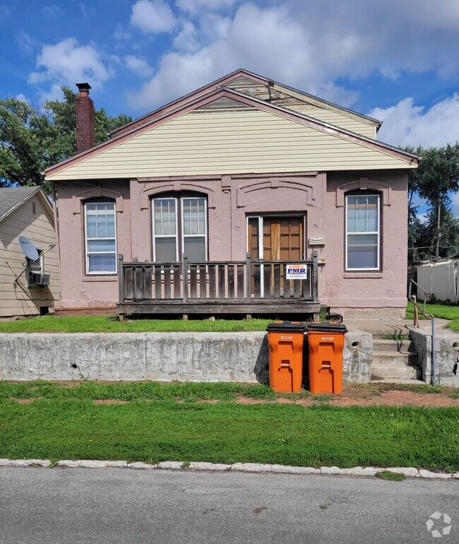 Building Photo - 2207 S 11th St Unit 2207 Rental