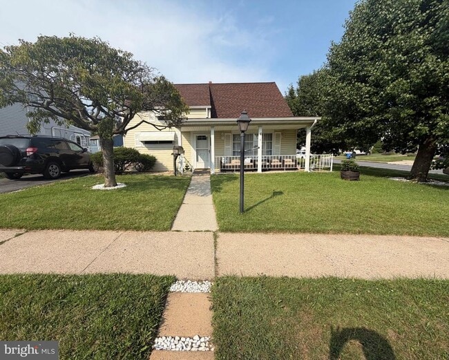Building Photo - 801 Apache Ln