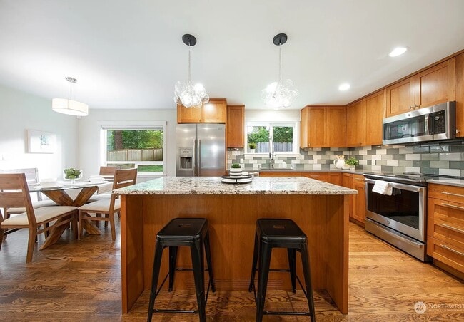 Photo - 12561 Roosevelt Way NE