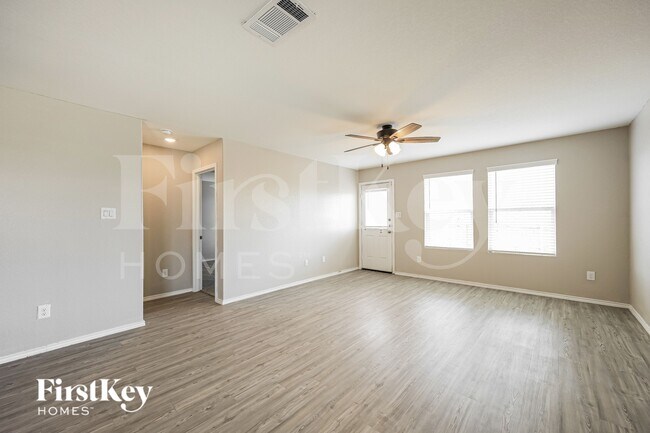 2404 Lake Hills