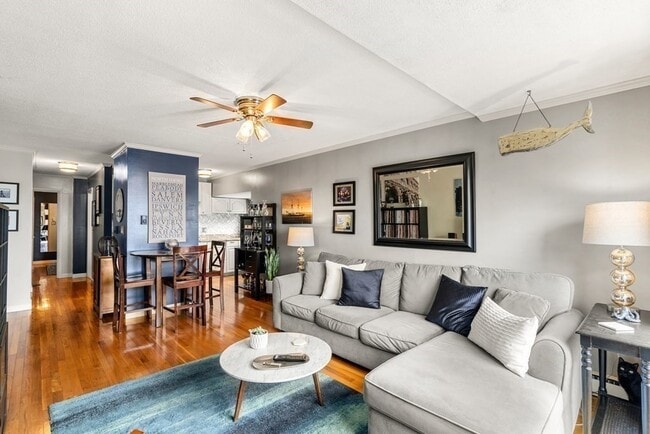 Building Photo - 12 Cox Ct Unit 4