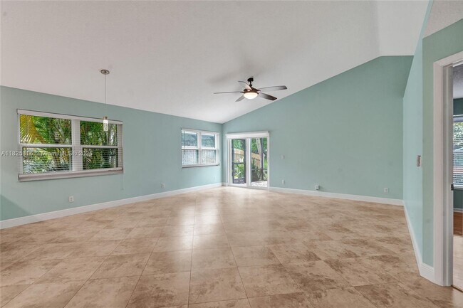 Photo - 8820 Woodside Ct Casa