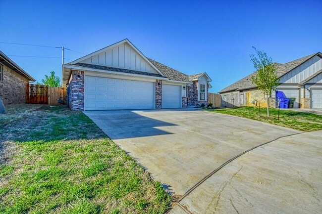Photo - Beautiful Newer Construction Home in Stone Lake!