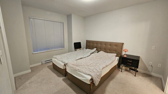 Photo - 8138-8204 204 St