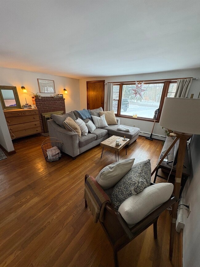 Photo - 335 Tolend Rd