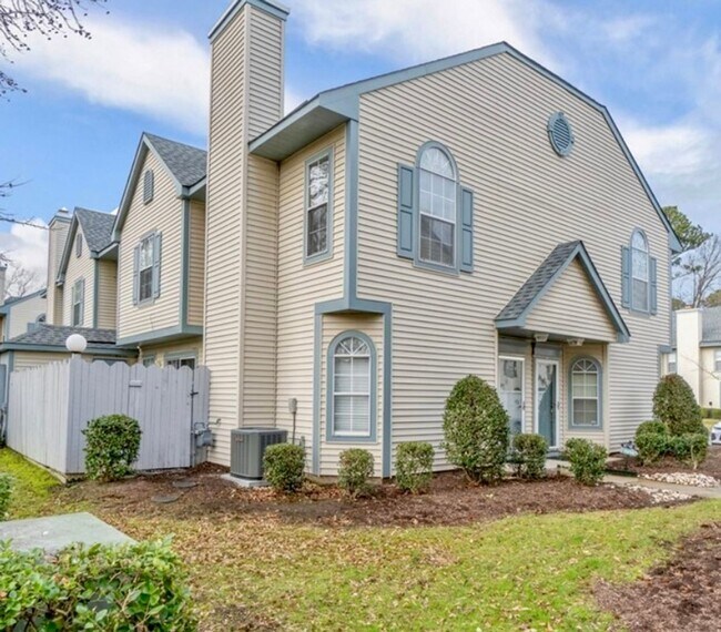 Photo - End Unit Condo Close to Chic's Beach & Little Creek Naval Base