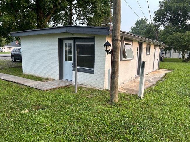 Building Photo - 1640 N Michigan Rd Unit 1640 N Michigan Rd