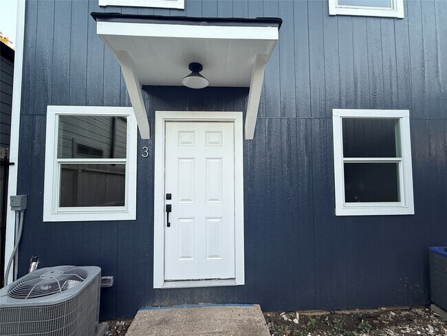 Photo - 3268 Holman St Unit 3