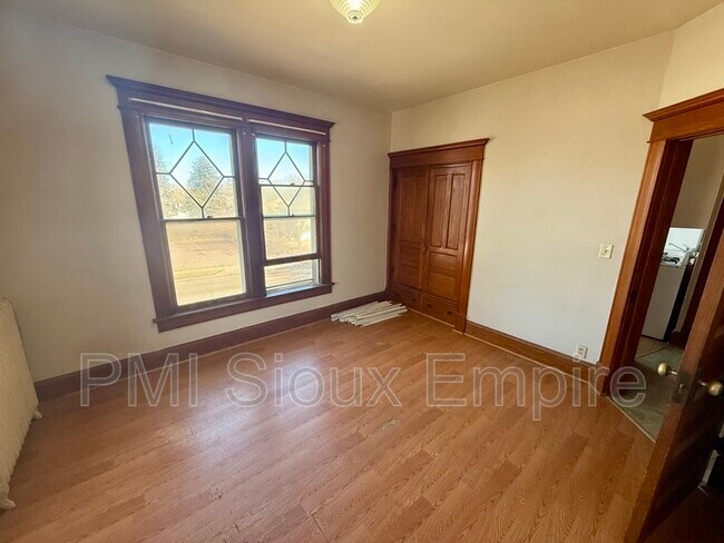 Photo - 731 W 18th St Unit 4