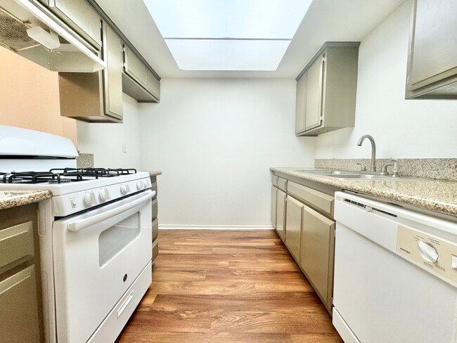 Photo - 1218 Long Beach Blvd Unidad 2