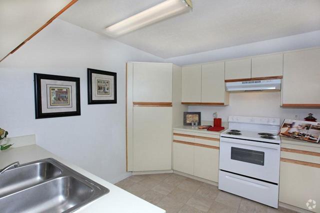 Millenia West Off Campus Housing Orlando Fl Forrentuniversity Kitchen