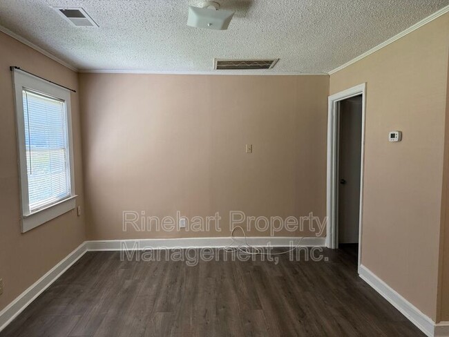 Photo - 1343 Steed St
