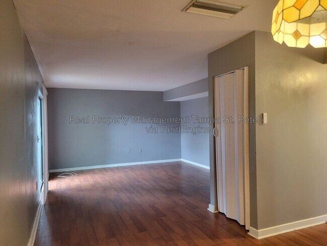 Photo - 5627 Ashley Oaks Dr Unit 2