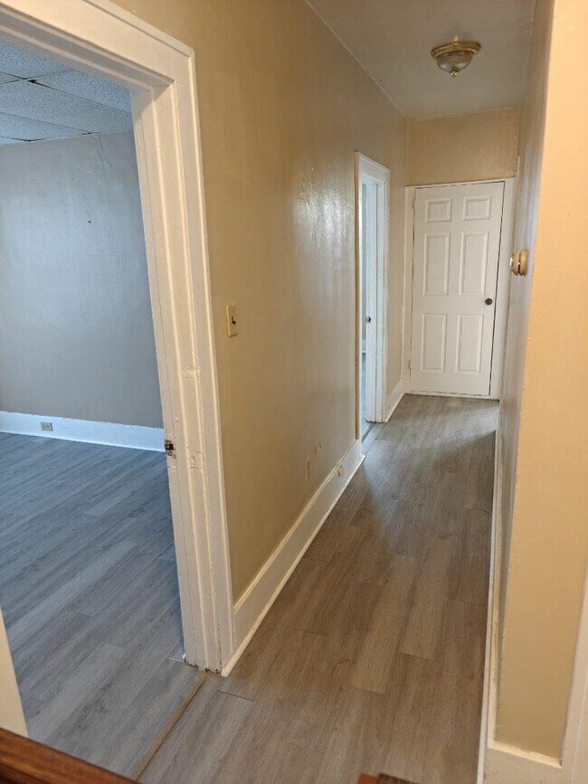 838 Hemlock Way Unit 2