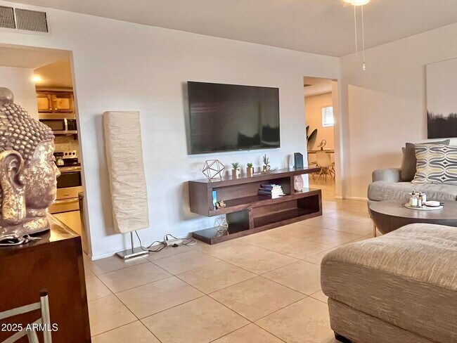 Photo - 1337 N 71st St