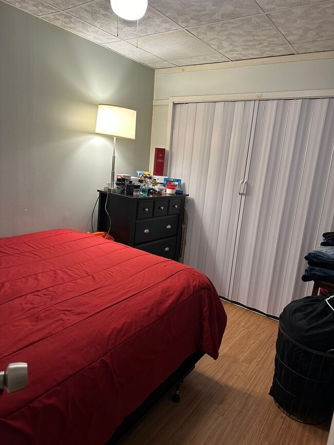 Photo - 206 Paris St