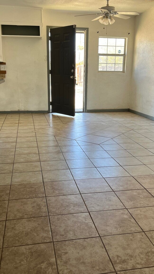 Photo - 1716 E Dartmouth St