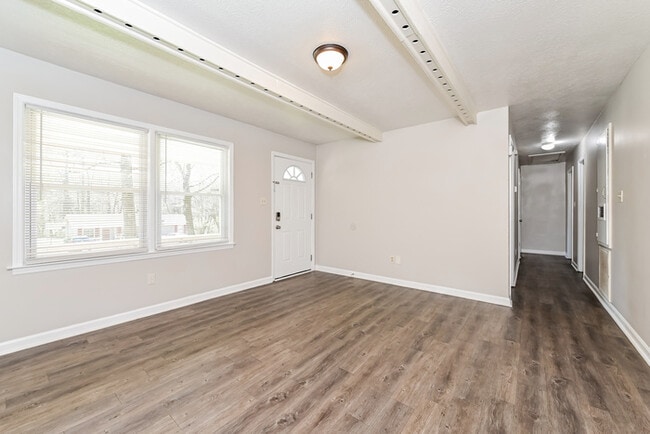 105 Hidden Pines Dr