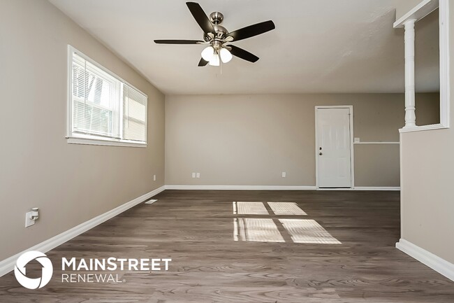 Photo - 4975 Manor Dr SW