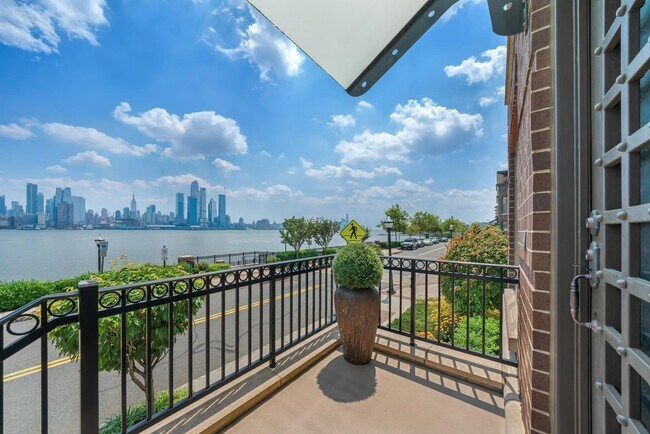 Photo - 8 Henley Pl Condo