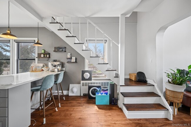 Photo - 60-17 172nd St