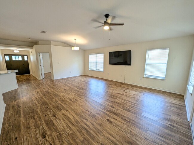 Photo - 1020 Freeport Ct