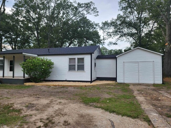 Photo - 211 SE 3rd St