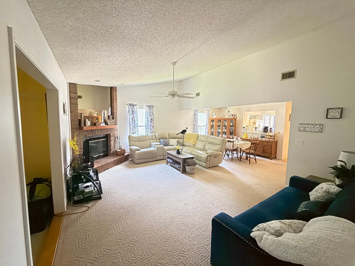 Photo - 6124 Beechwood Dr House