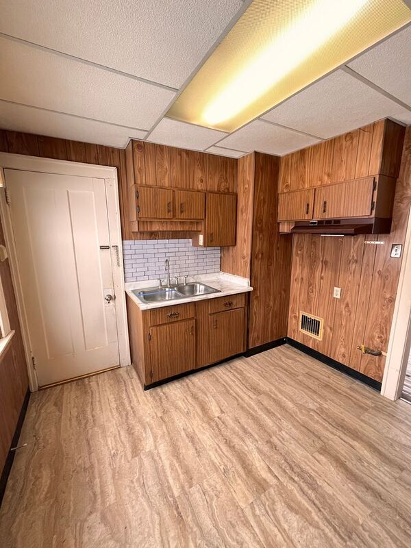 Photo - 3209 W Grand St