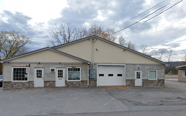 Building Photo - 338 Buchanan Trl