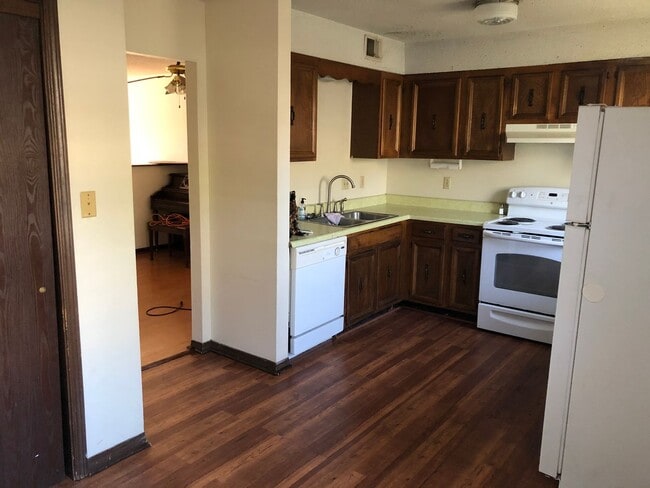 Photo - 3 Bedroom Townhome on Quite side of East C...