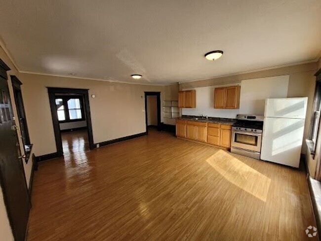 Building Photo - 3225 5th Ave Unit 3225-1 Rental