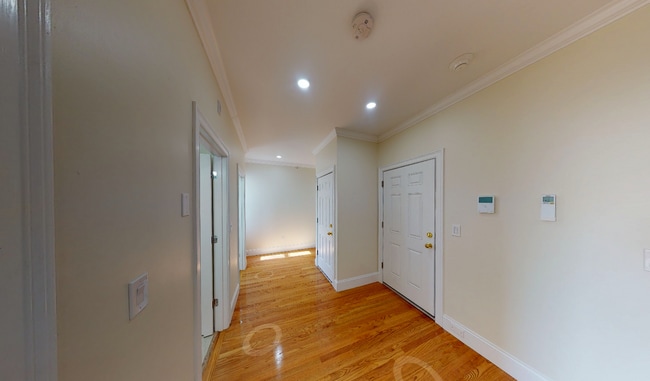 12 Harris St