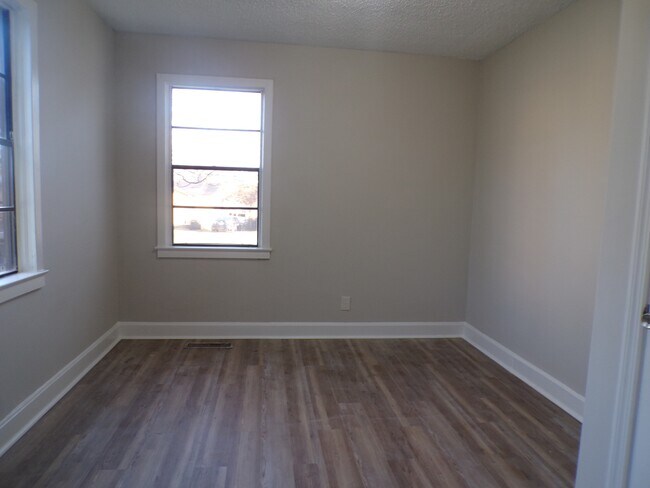 Photo - 200 23rd St SW