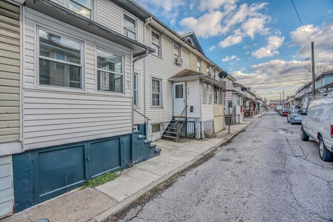 Beautiful 3 Bedroom in Curtis Bay - Beautiful 3 Bedroom in Curtis Bay House