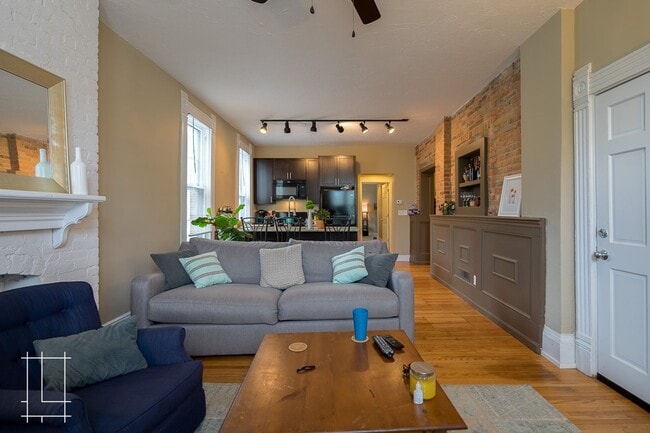 Building Photo - 92 W 5th Ave Unit 92 W. 5th Ave Apt. 101