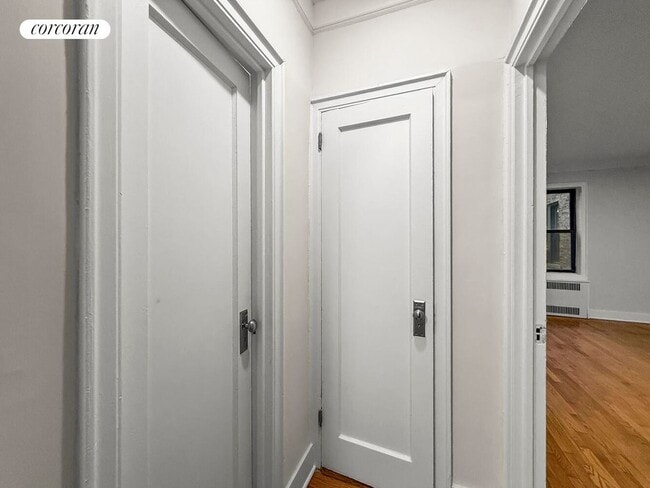 Photo - 1685 E 5th St