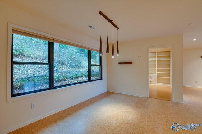Photo - 1710 Montdale Rd SE