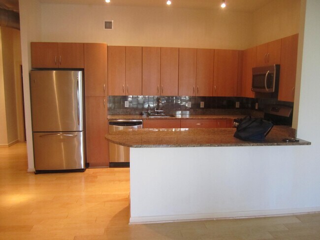 Photo - 811 4th St NW