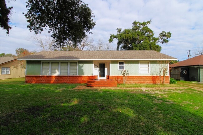 Building Photo - 609 Magnolia St Rental