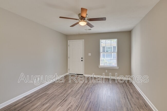 Photo - 1718 Hicks St