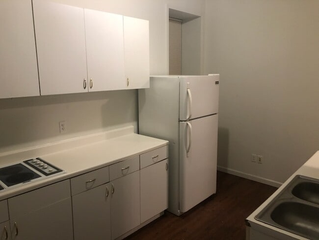 Kitchen - 2223 Alberta St