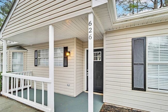 Photo - 626 Waynes Ct SE