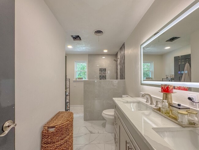 Photo - 1044 Seminole Dr