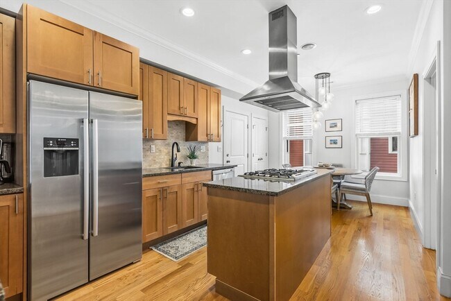 Photo - 180 Gold St Unit 5