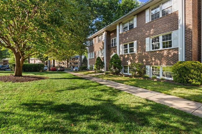 Photo - 211 Crocker Dr