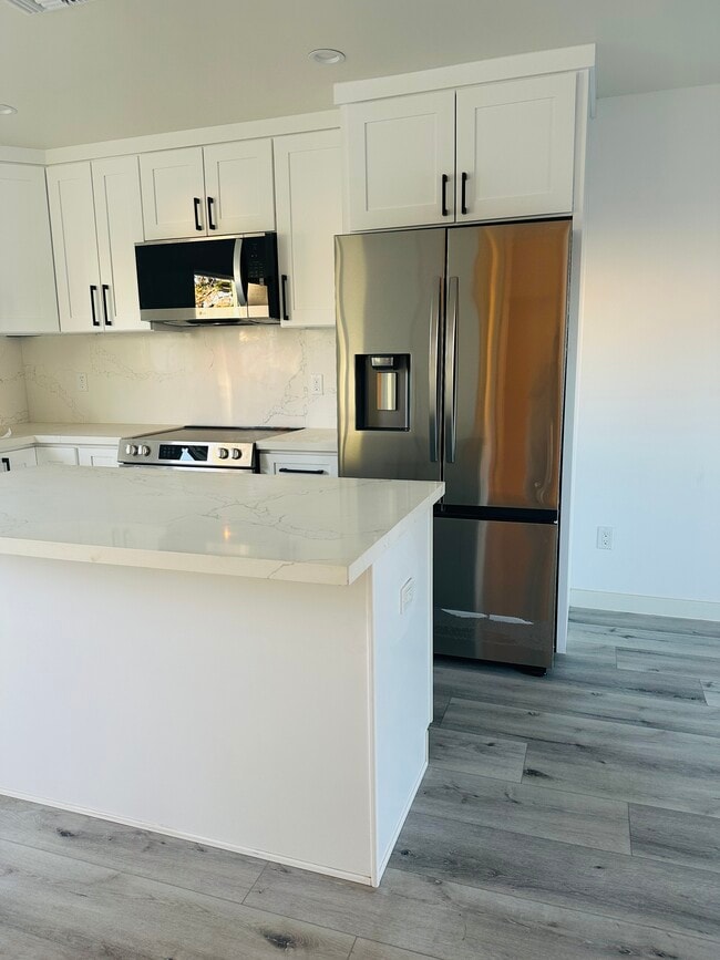 All New Kitchen & Appliances