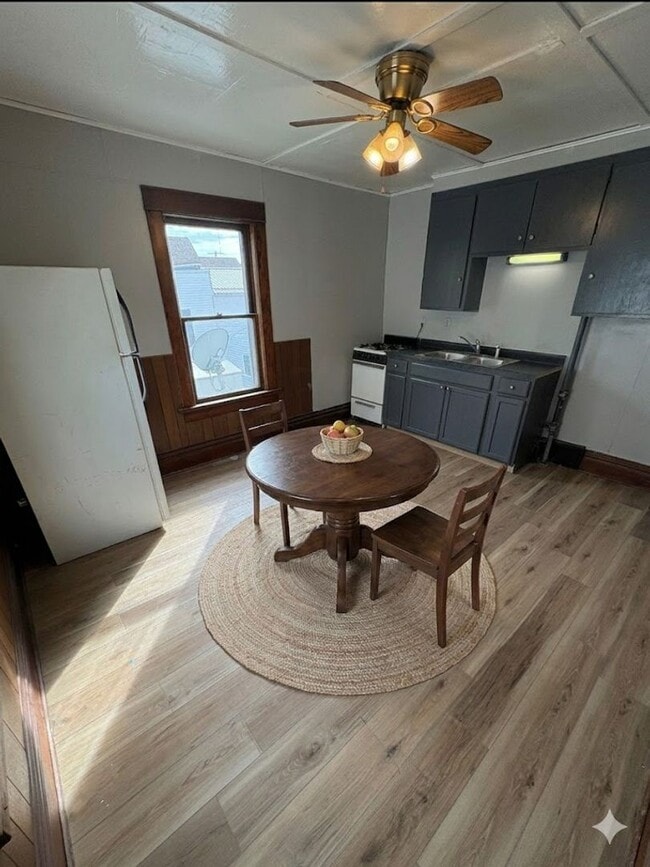 Photo - 706 South St Unidad B