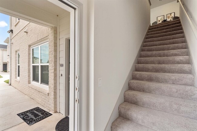 Photo - 1101 Halsey Dr