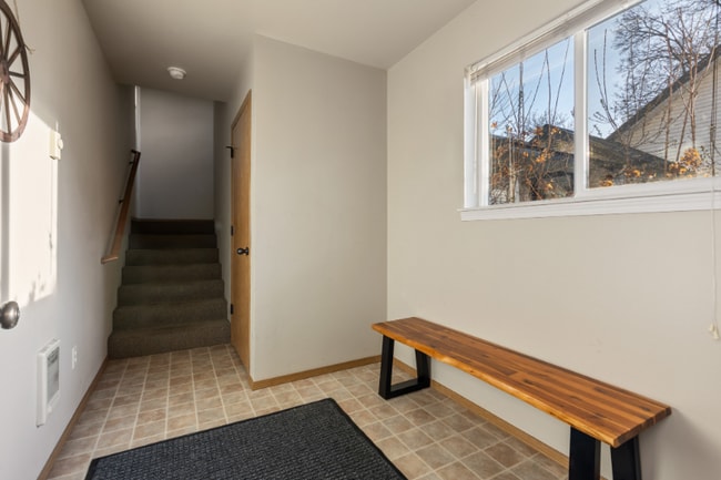 Photo - 425 2nd Ave W